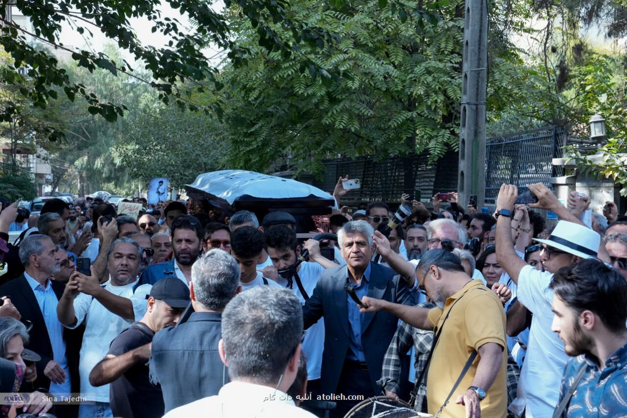 خیلی از اهالی سینما و روشنفکران چون نان به نرخ روز می خورند، در مراسم خاکسپاری ناصر تقوایی شرکت نکردند